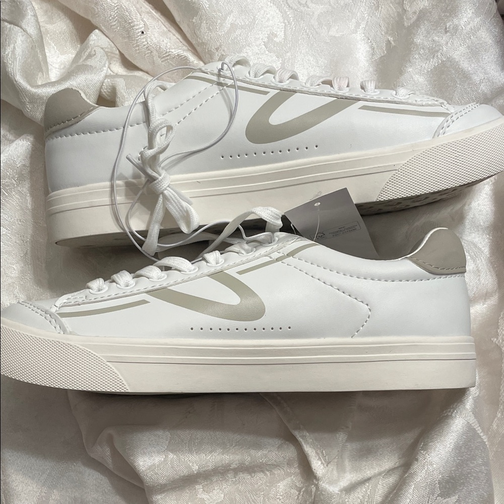Tretorn White and Gray low-top Sneakers
